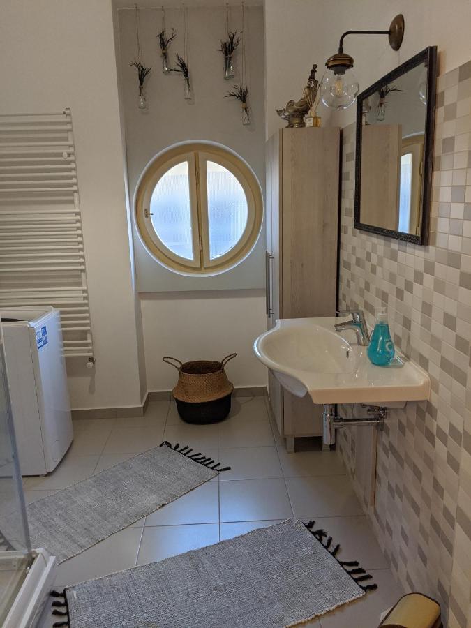 Cristian Apartment Near Old Town ティミショアラ エクステリア 写真