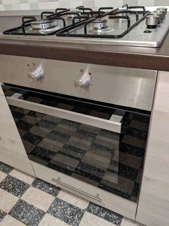 Cristian Apartment Near Old Town ティミショアラ エクステリア 写真