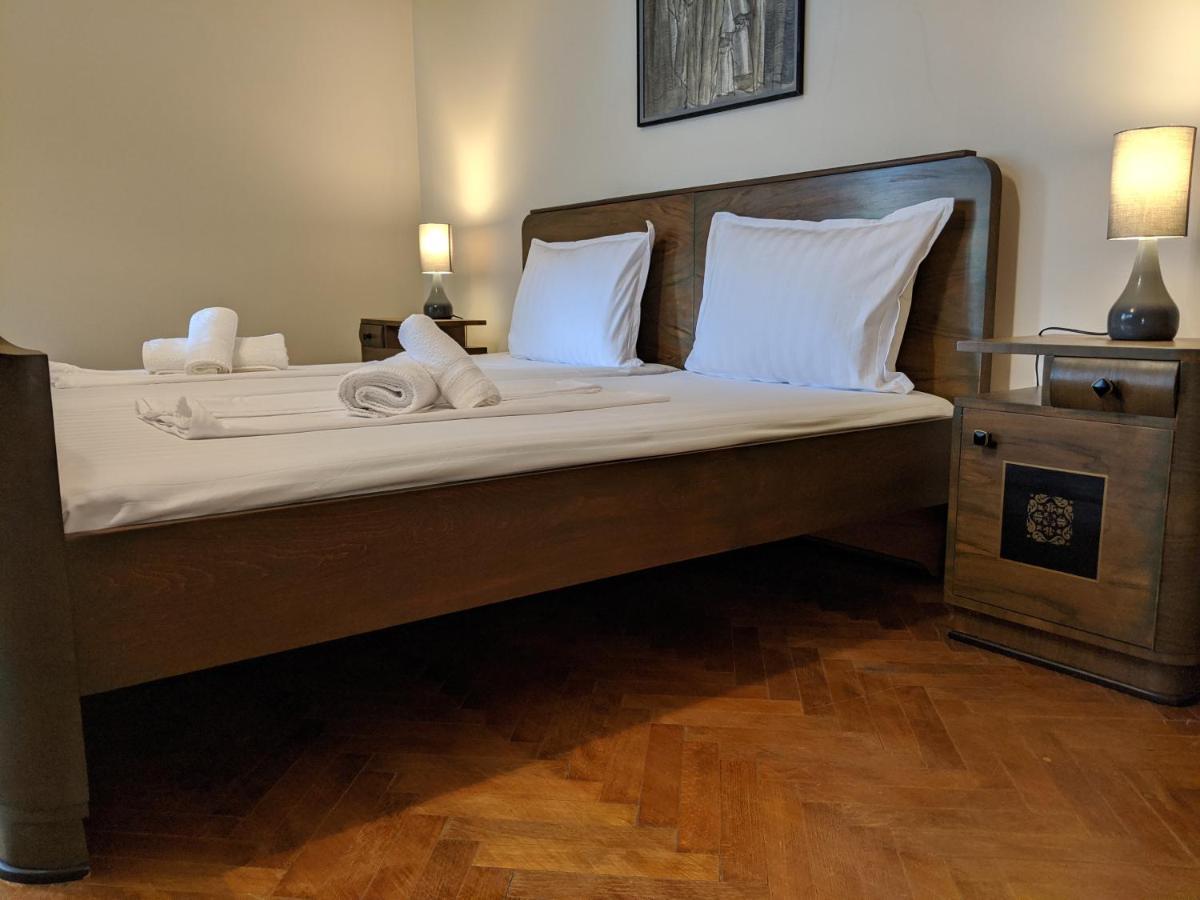 Cristian Apartment Near Old Town ティミショアラ エクステリア 写真