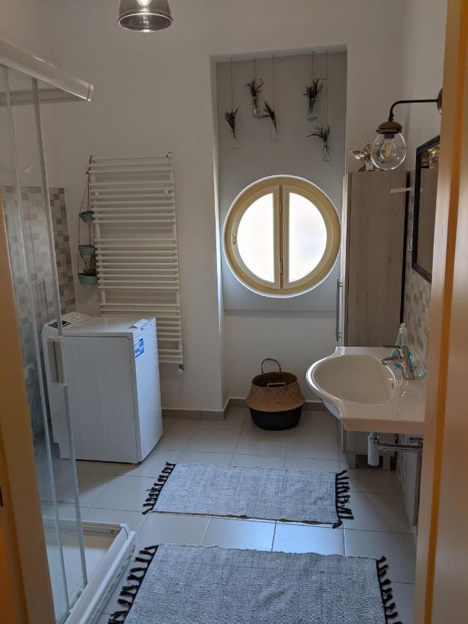 Cristian Apartment Near Old Town ティミショアラ エクステリア 写真